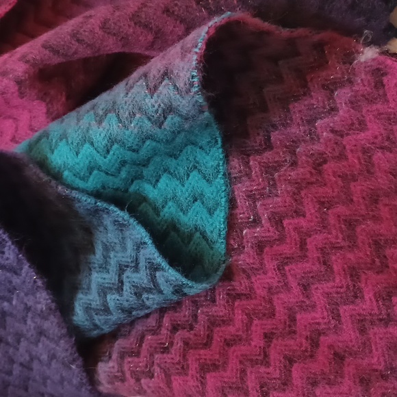 NWT David & Young Softer Than Cashmere Ombre Oversized Fringed Blanket Wrap - Picture 8 of 9